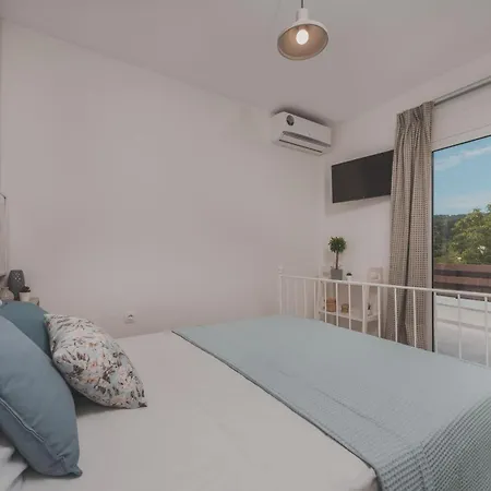 Superb - 2 Bedrooms - Siesta - Great Sea Views - Close To Beach And Amenities *