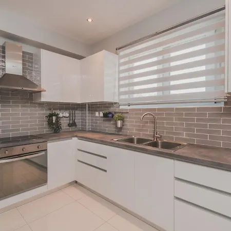 Superb - 2 Bedrooms - Siesta - Great Sea Views - Close To Beach And Amenities فيلة *