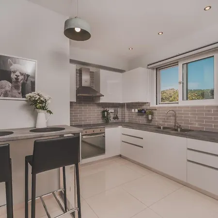 Superb - 2 Bedrooms - Siesta - Great Sea Views - Close To Beach And Amenities أرغاسي