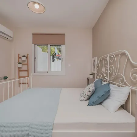 Superb - 2 Bedrooms - Siesta - Great Sea Views - Close To Beach And Amenities 빌라