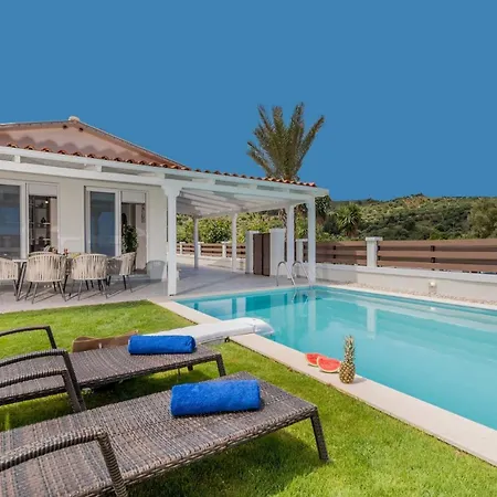 Superb - 2 Bedrooms - Siesta - Great Sea Views - Close To Beach And Amenities Villa